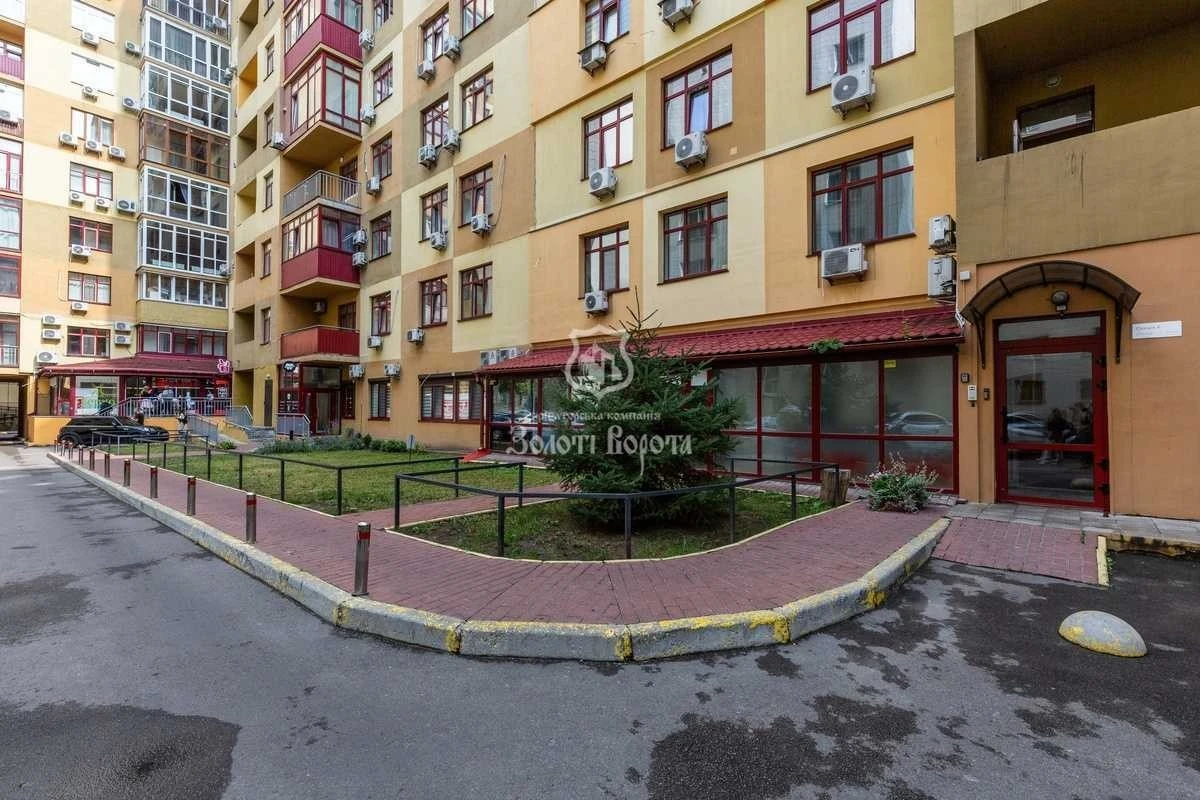 Продаж 1-кімнатної квартири 36 м², Євгена Коновальця вул., 3