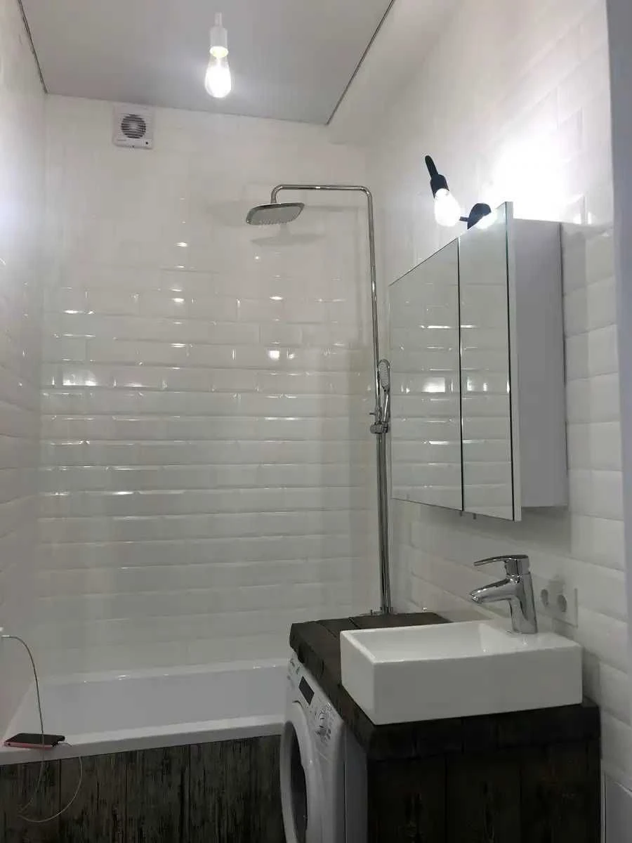 Ексклюзивний Поділ! 1к квартира 33 м² | 100 м метро | Парком