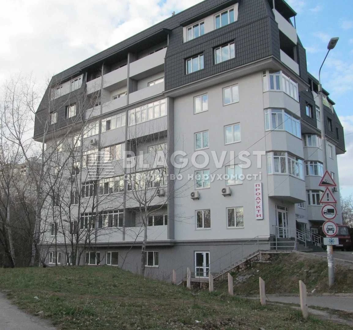 Продаж 2-кім видової кв-ри з терасою з видом на Подол, вул.С