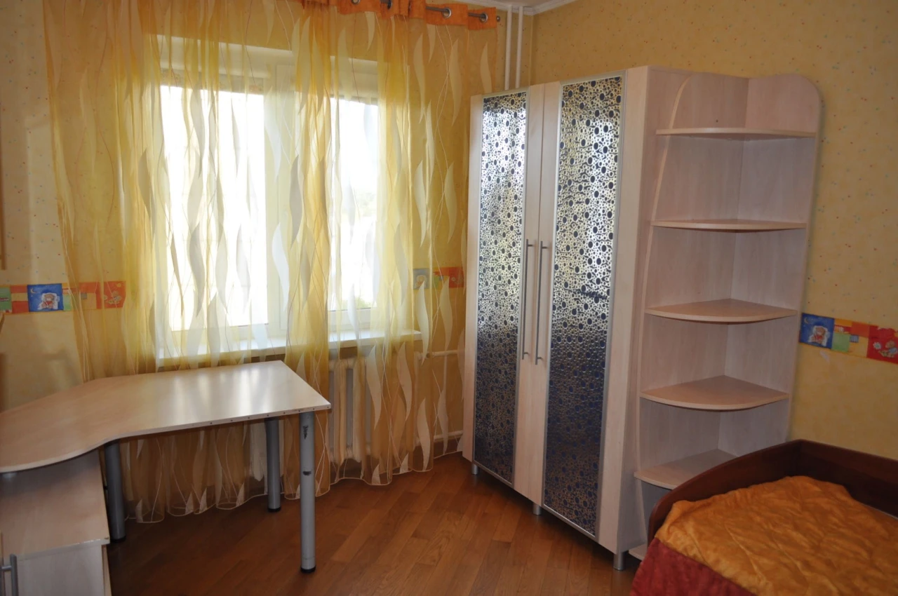 Продаж трикімнатної квартири  Гонгазде 18ж, євроремонт, БЕЗ