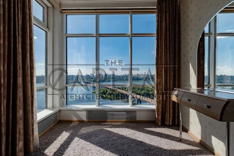 Продаж супервидової 3к квартири ЖК SilverBreeze, Дніпровська
