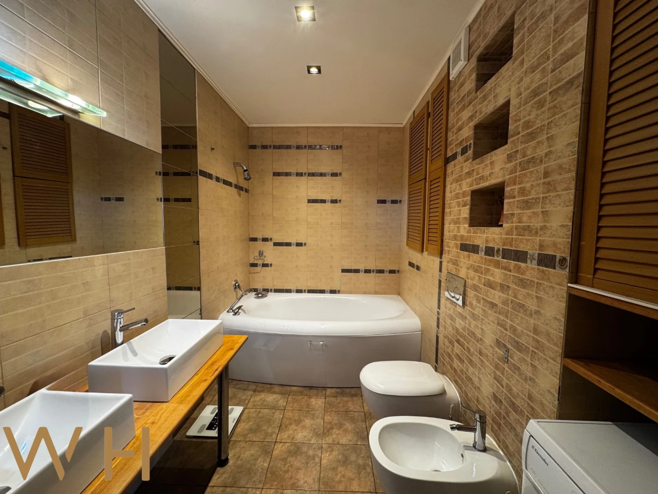 Продаж 4кім. 129m² вул. Велика Китаївська 10А. Голосіївський