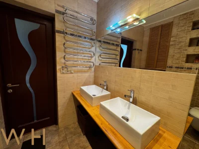 Продаж 4кім. 129m² вул. Велика Китаївська 10А. Голосіївський