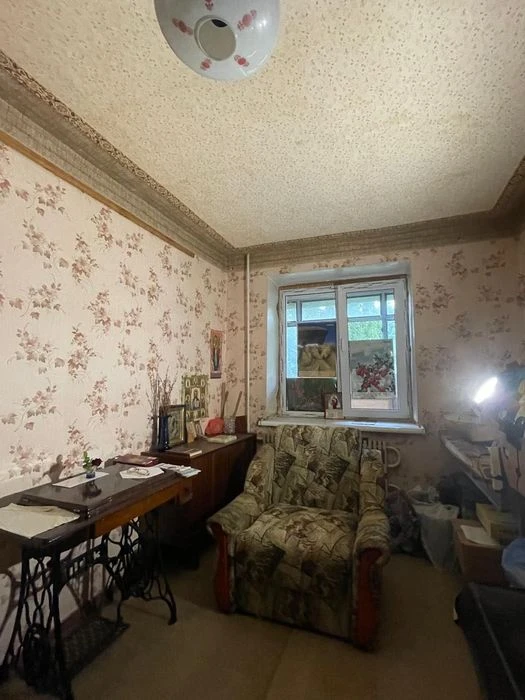 Sportivnaya. Two-room apartment for sale.