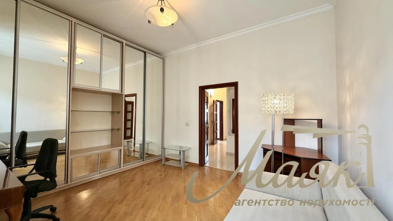 Продаж 3-кімнатної квартири 98 м², вул. Ярославів Вал, 19, Ш