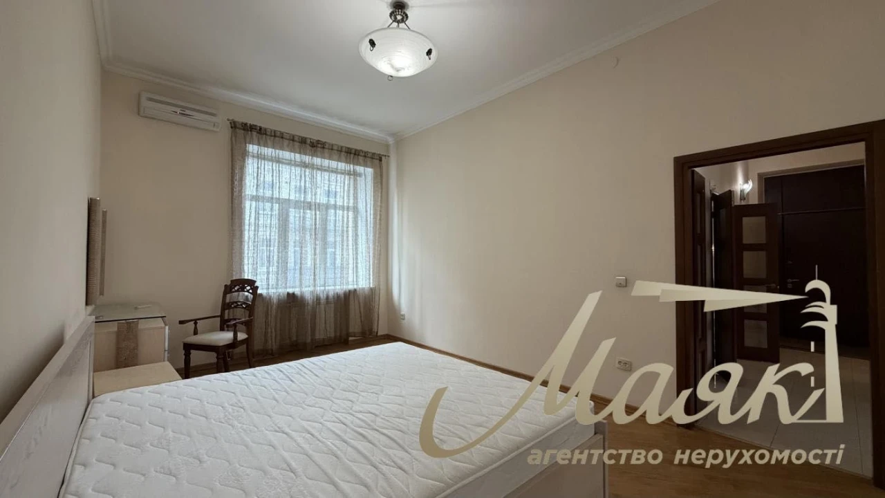 Продаж 3-кімнатної квартири 98 м², вул. Ярославів Вал, 19, Ш