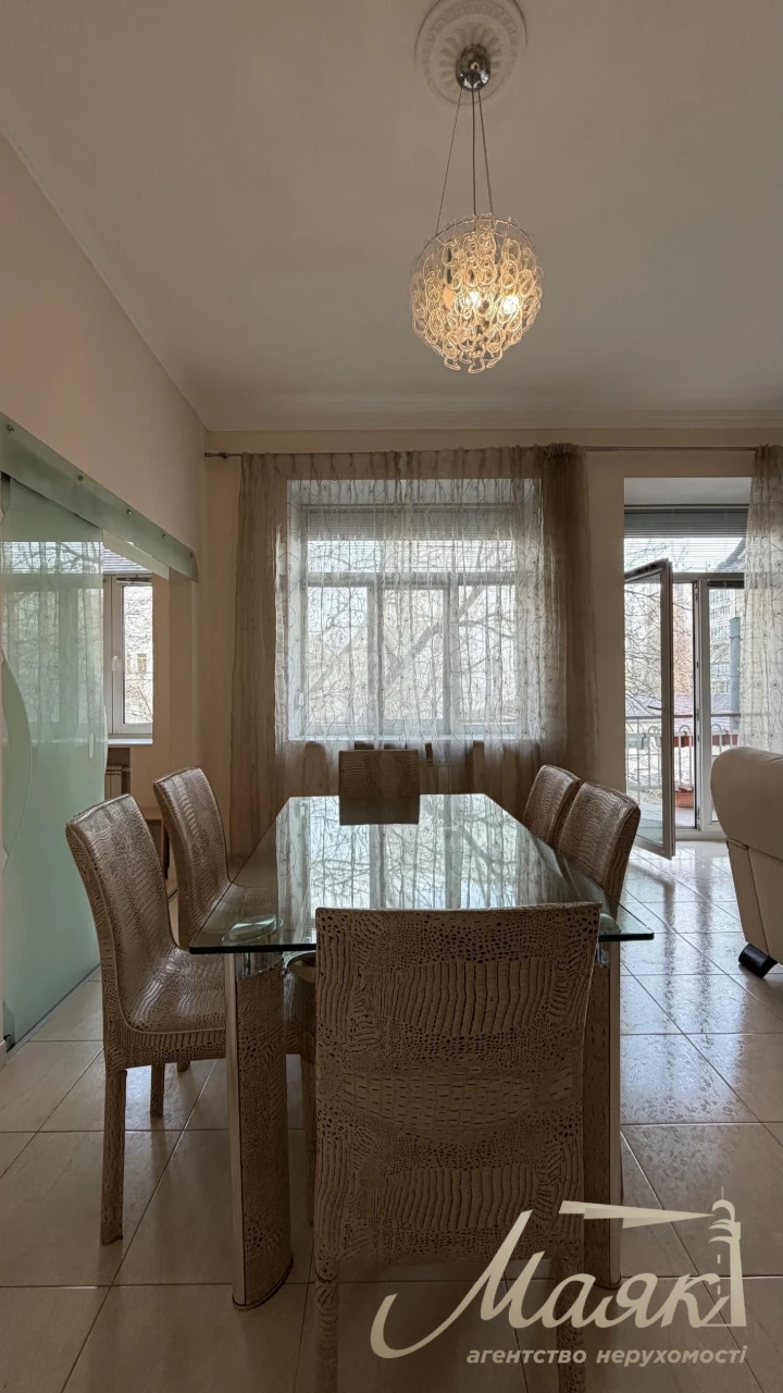 Продаж 3-кімнатної квартири 98 м², вул. Ярославів Вал, 19, Ш