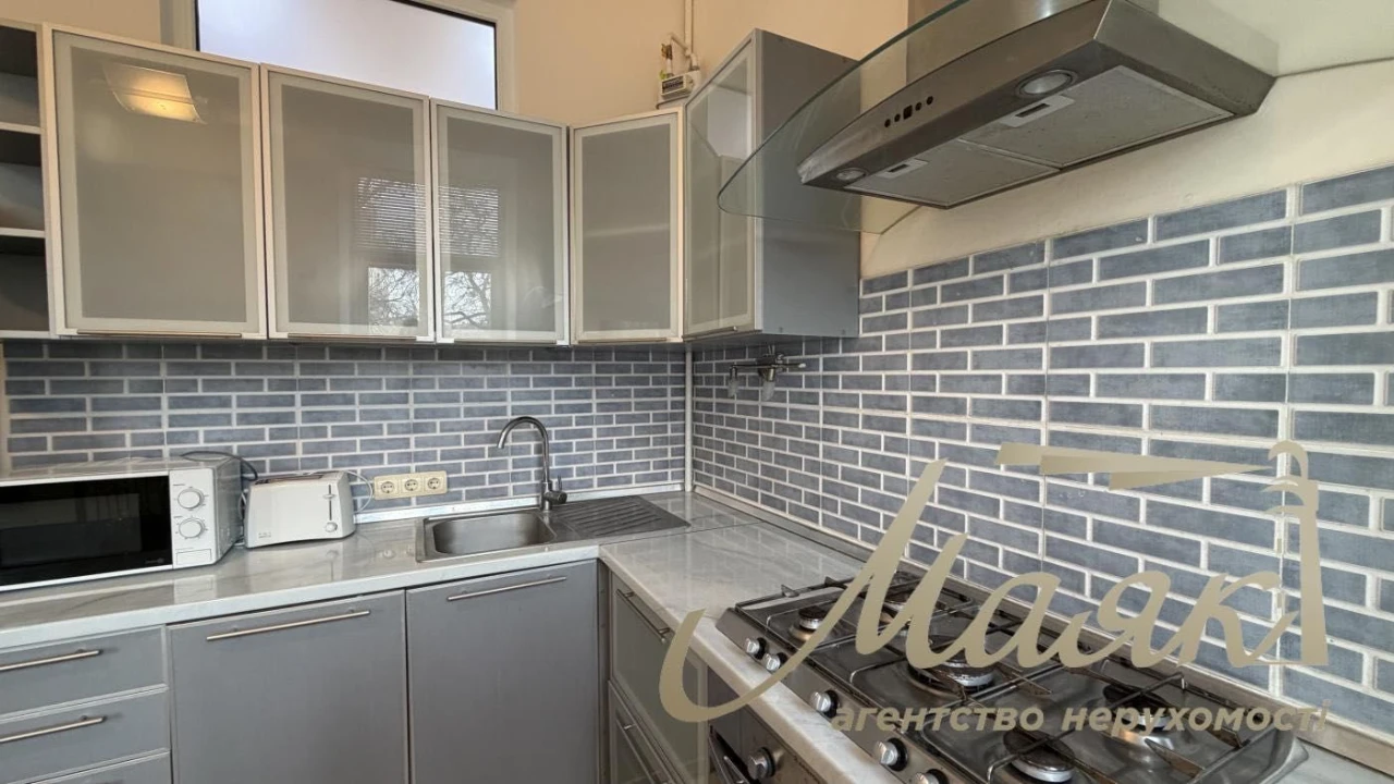 Продаж 3-кімнатної квартири 98 м², вул. Ярославів Вал, 19, Ш