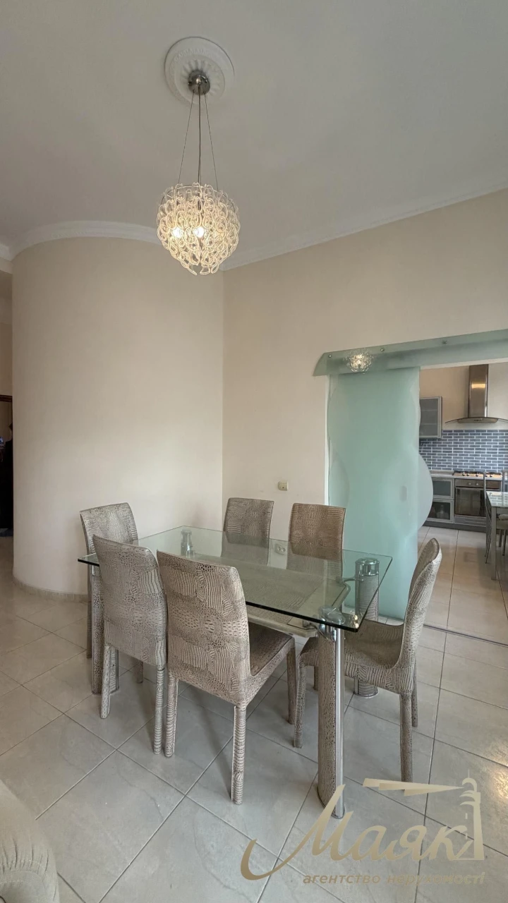 Продаж 3-кімнатної квартири 98 м², вул. Ярославів Вал, 19, Ш