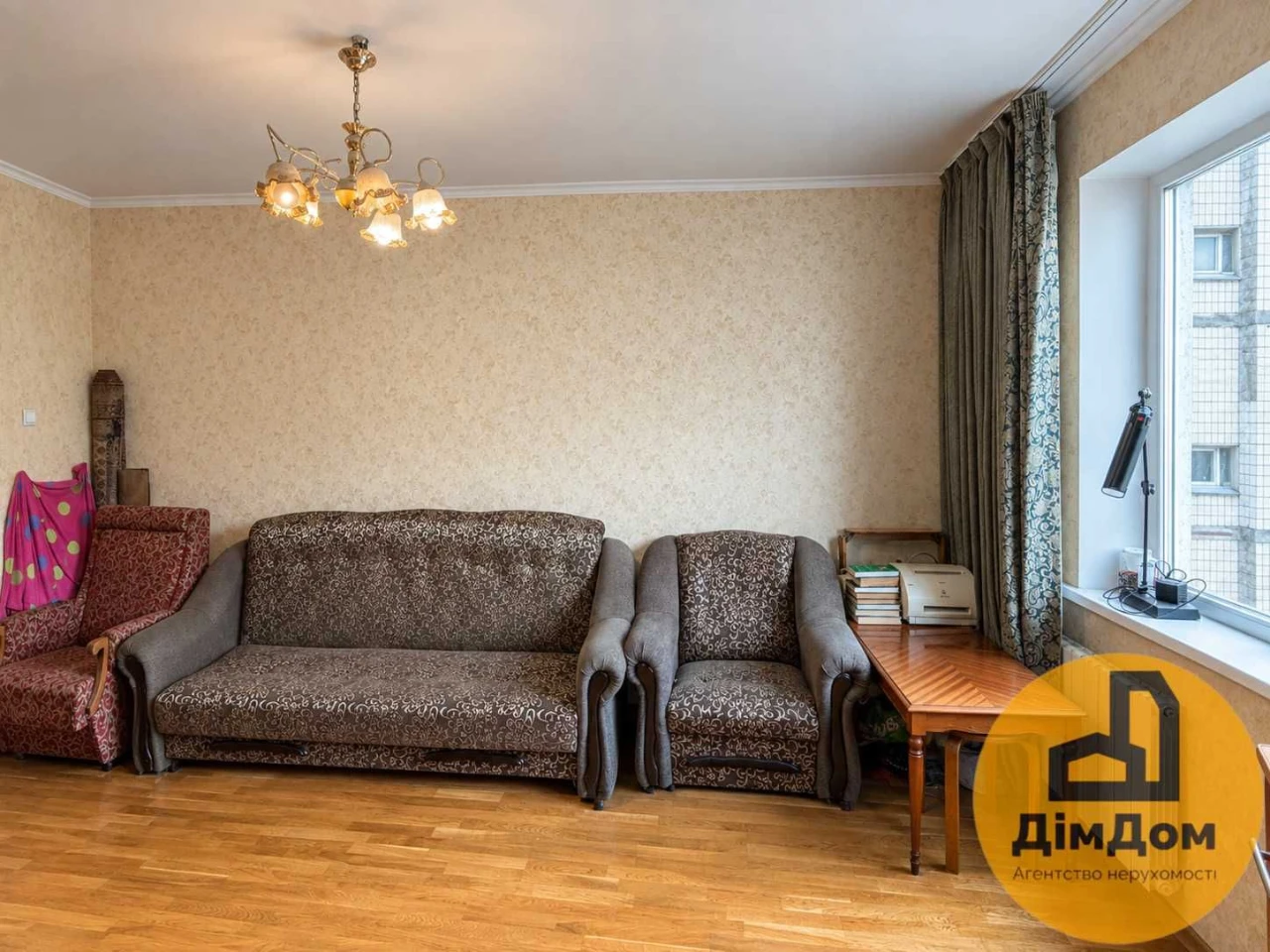 Продаж міцної трикімнатної на Позняках, просп. Миколи Бажана