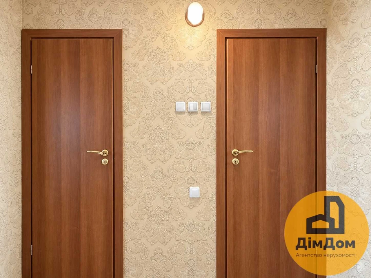 Продаж міцної трикімнатної на Позняках, просп. Миколи Бажана