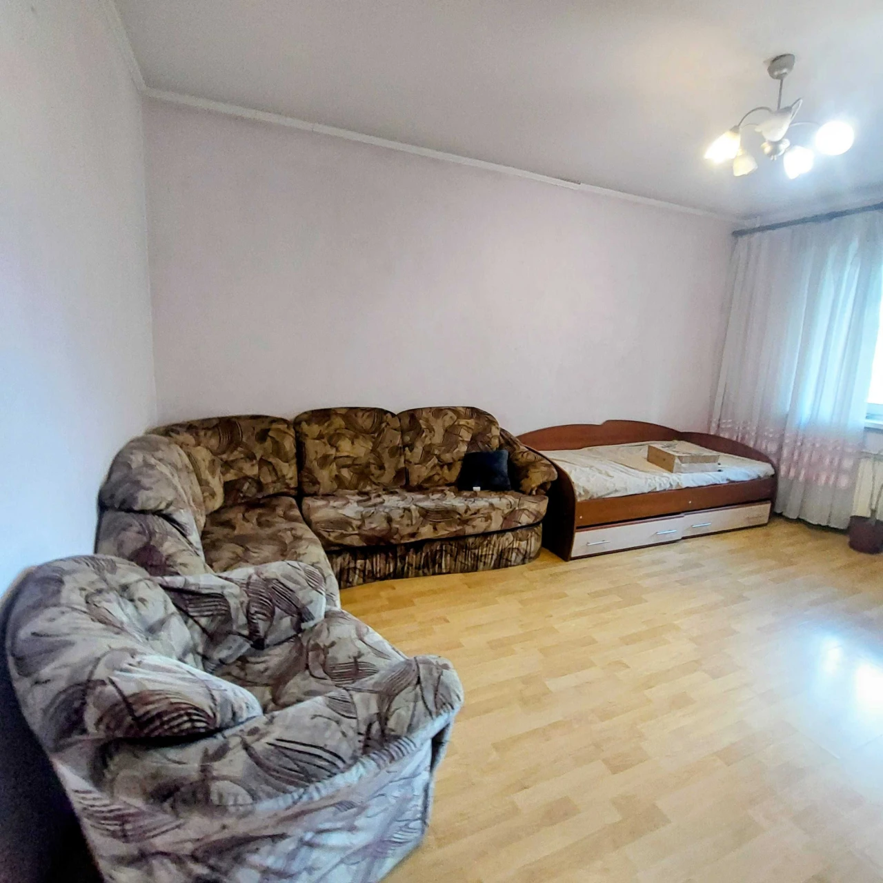 2к квартира з ремонтом  52.3 кв.м, Ніжинська 7, 65000 у.о.