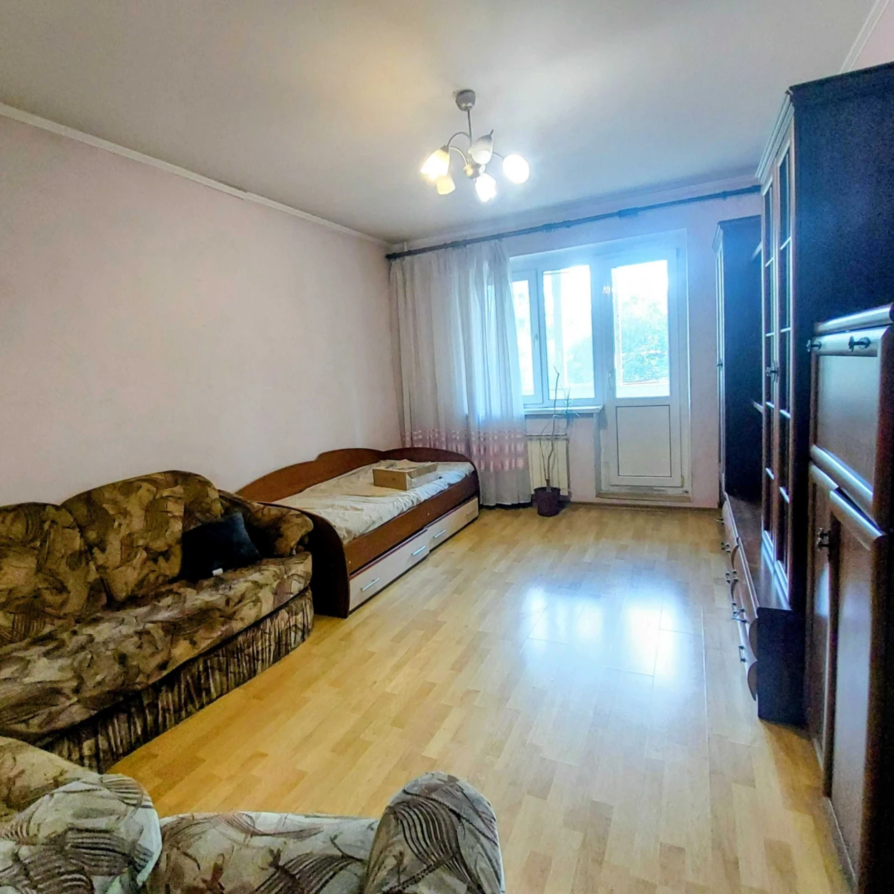 2к квартира з ремонтом  52.3 кв.м, Ніжинська 7, 65000 у.о.