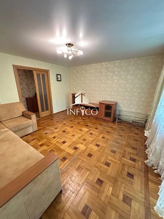 Продаж трикімнатної квартири по вул. Грушевського