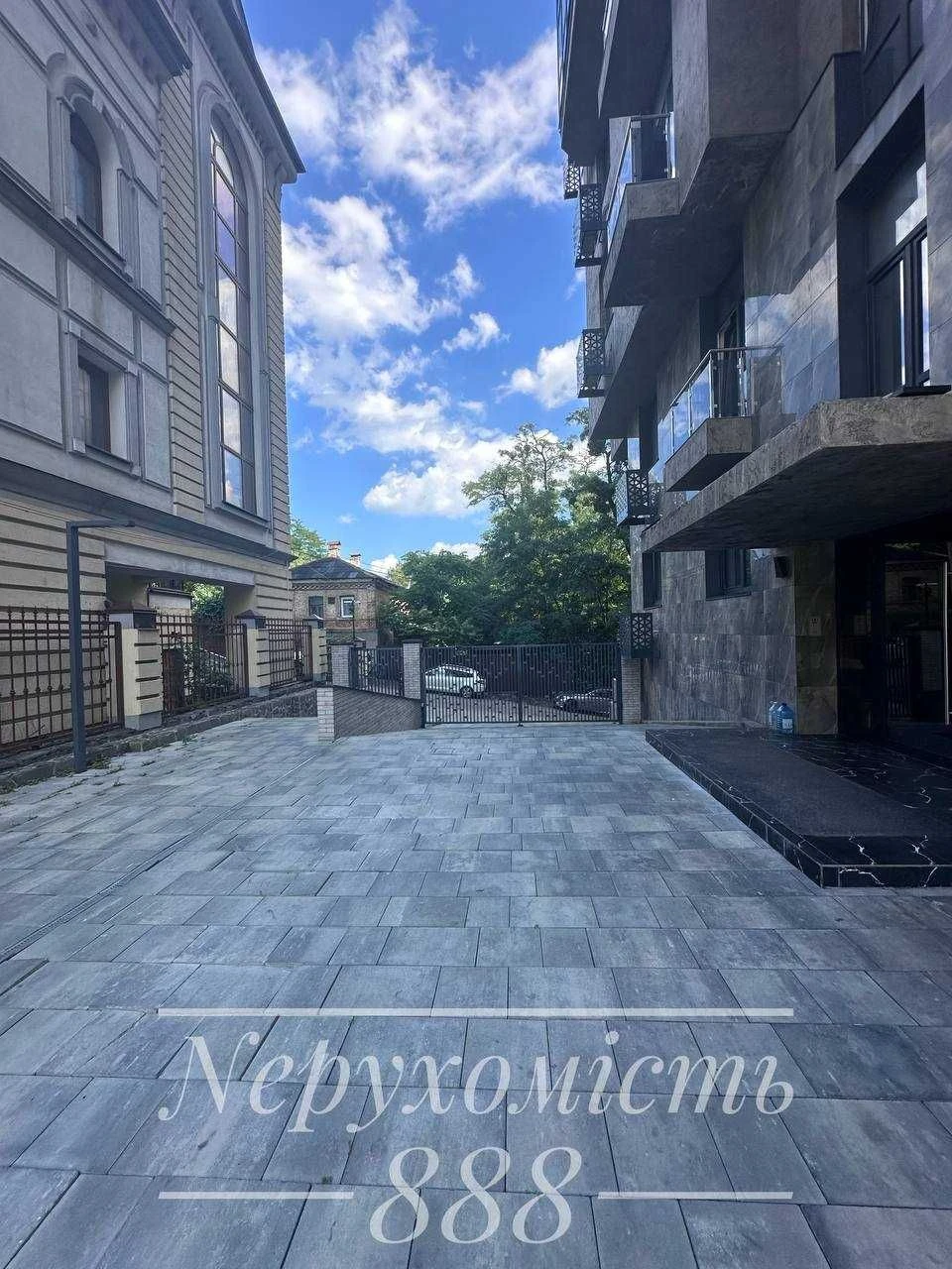 Продаж 2к 56 м² ЖК Зелений Замок | вид на Поділ | інвертор +