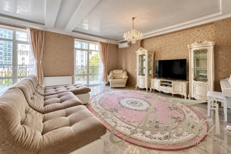 Продаж 4-кімнатної квартири 118,6 м² у ЖК Подол Град, вул. Д