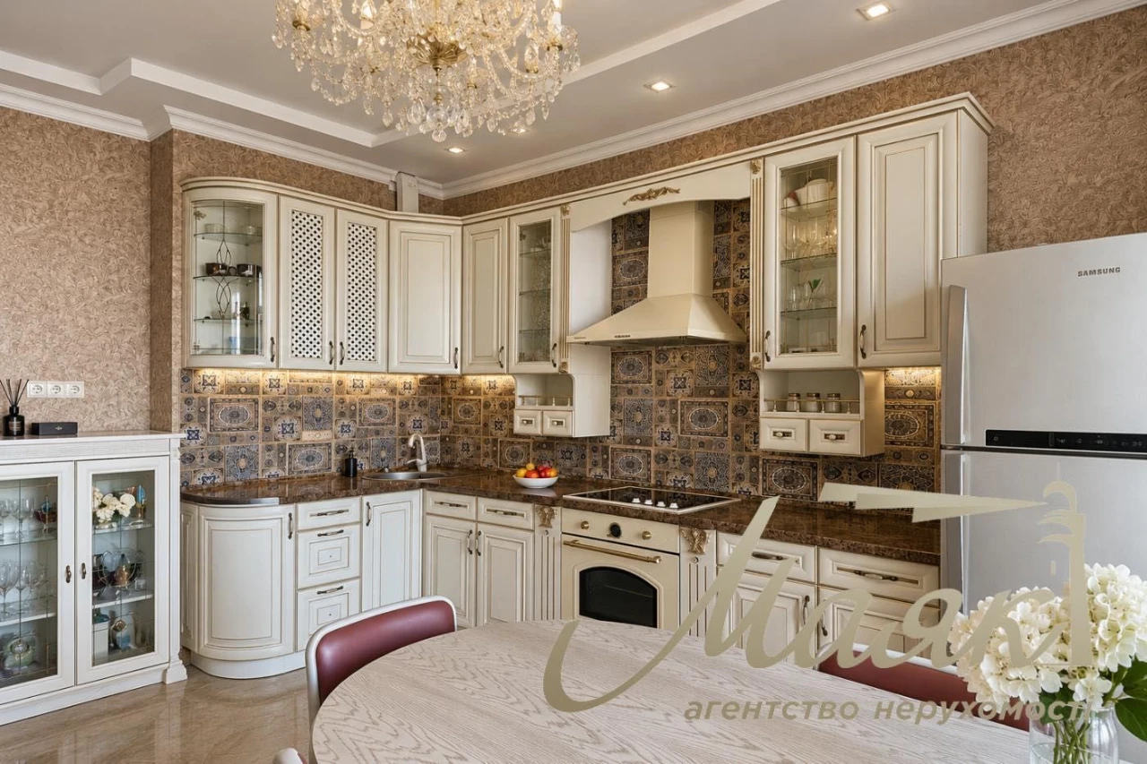 Продаж 4-кімнатної квартири 118,6 м² у ЖК Подол Град, вул. Д