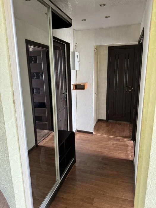 Продам 2к квартиру Лівобережний-3
