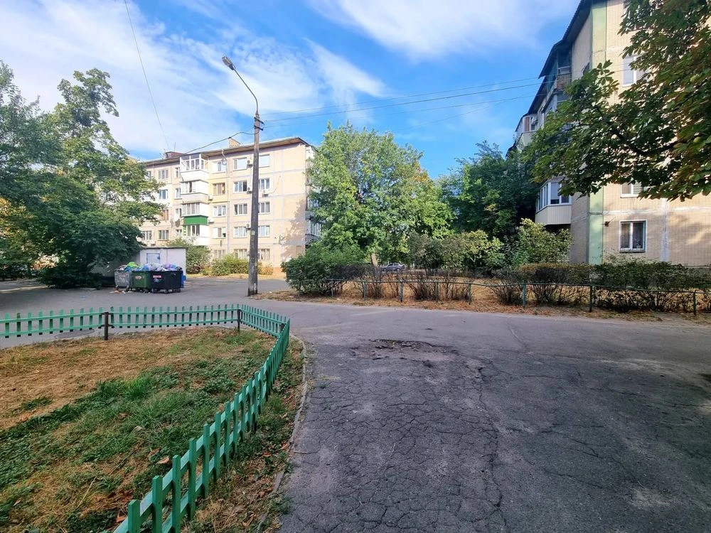 45кв.м. Двох кімнатна.Актуальна. Бульвар Верховної Ради 27,