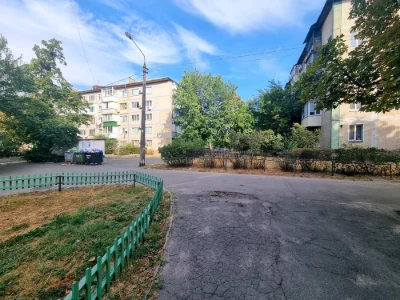 45кв.м. Двох кімнатна.Актуальна. Бульвар Верховної Ради 27,