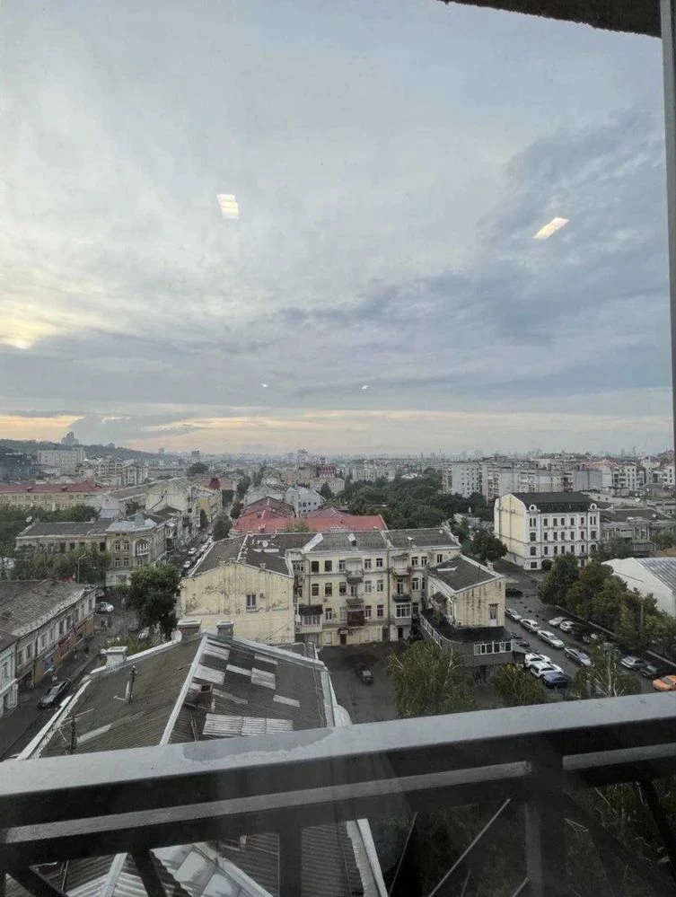 Без%  Продаж 2К, вул. Нижній Вал 27/29, ст.м. Контрактова пл