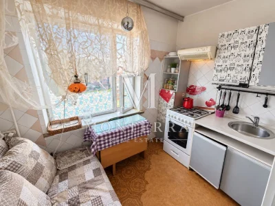 Продаж 1-кім. квартири у житловому стані, Троєщина, просп. Ч