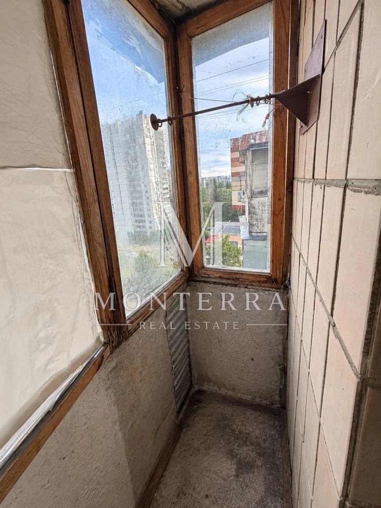 Продаж 1-кім. квартири у житловому стані, Троєщина, просп. Ч