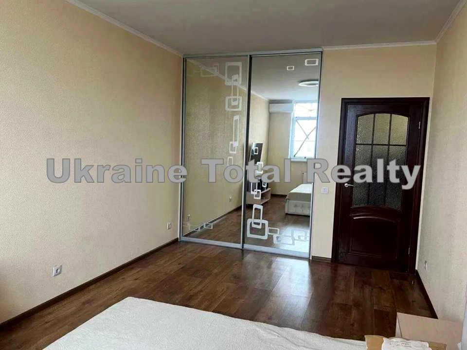 Квартира. Київ, Сім'ї Кульженків вул.