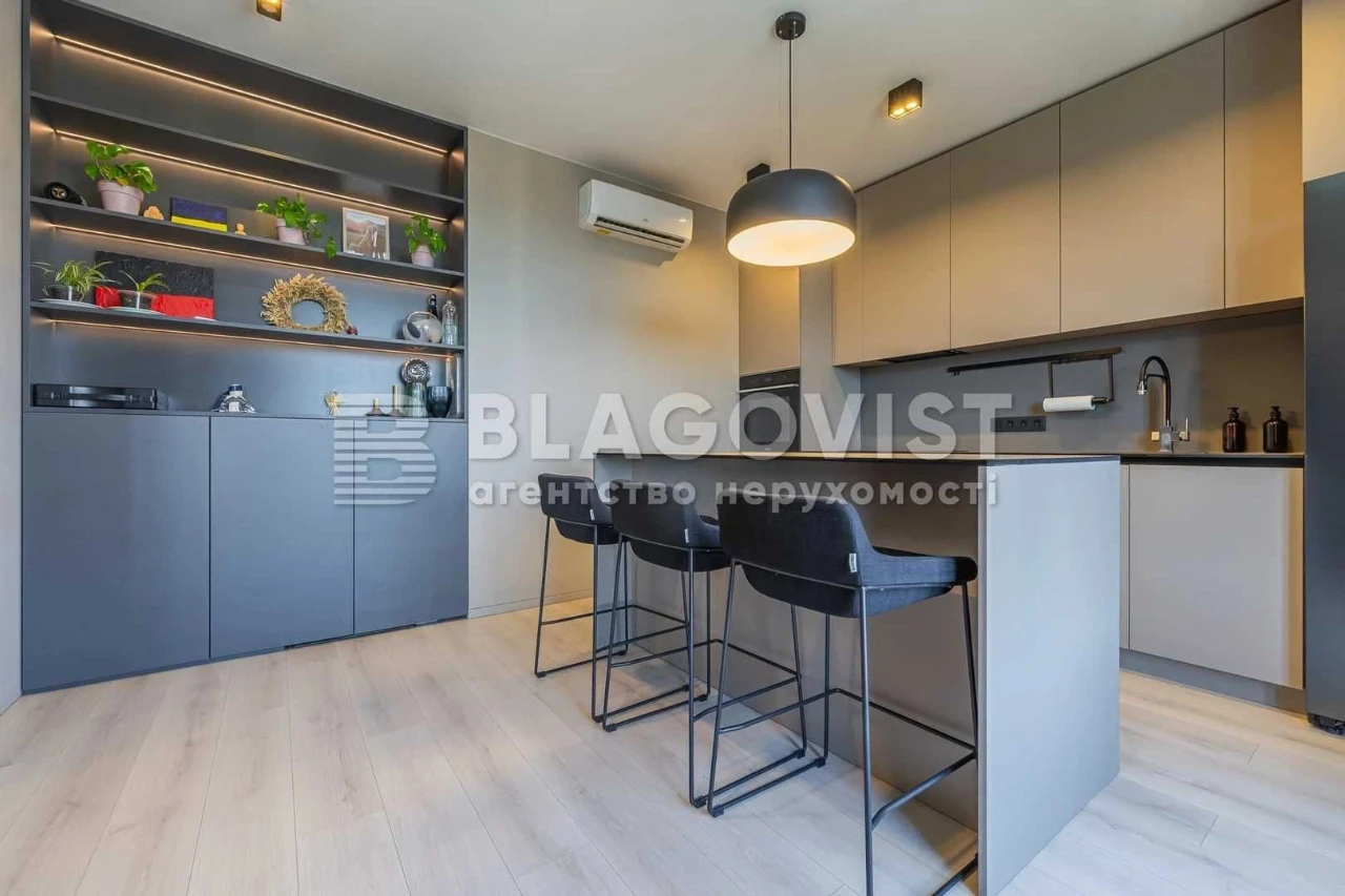 Продаж!ЖК "Кришталеві джерела"Видова 3-кім квартира з ремонт