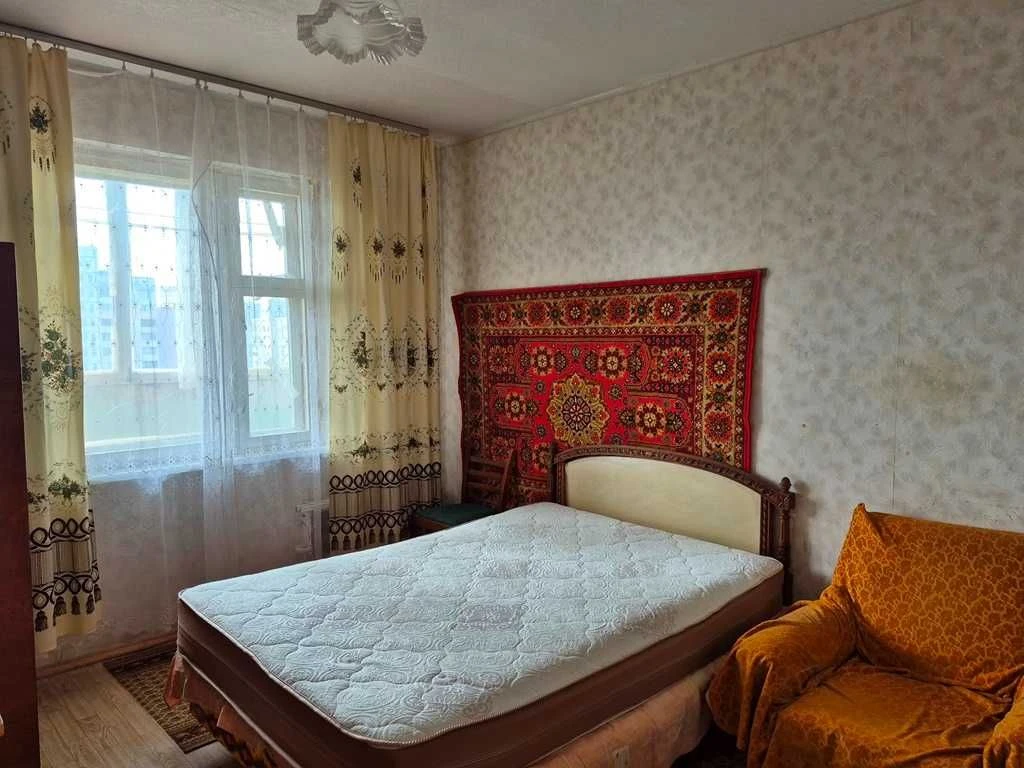 Продам 2-кімнатну квартиру на Позняках, вул. Ахматової,вул.