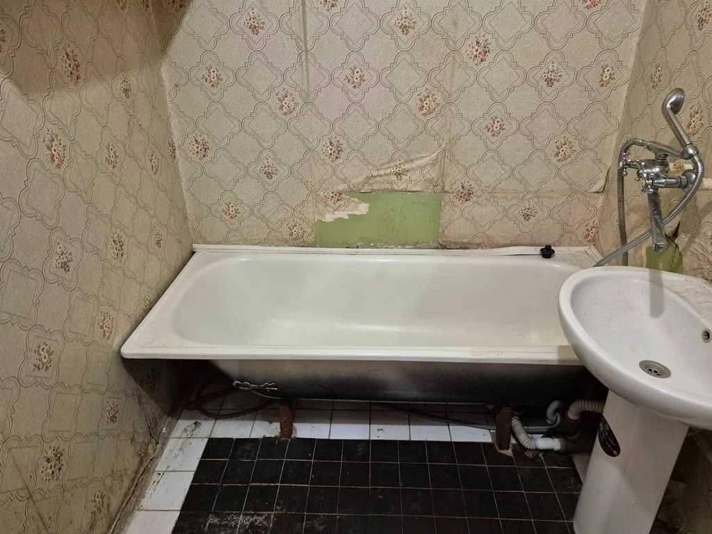 Продам 2-кімнатну квартиру на Позняках, вул. Ахматової,вул.