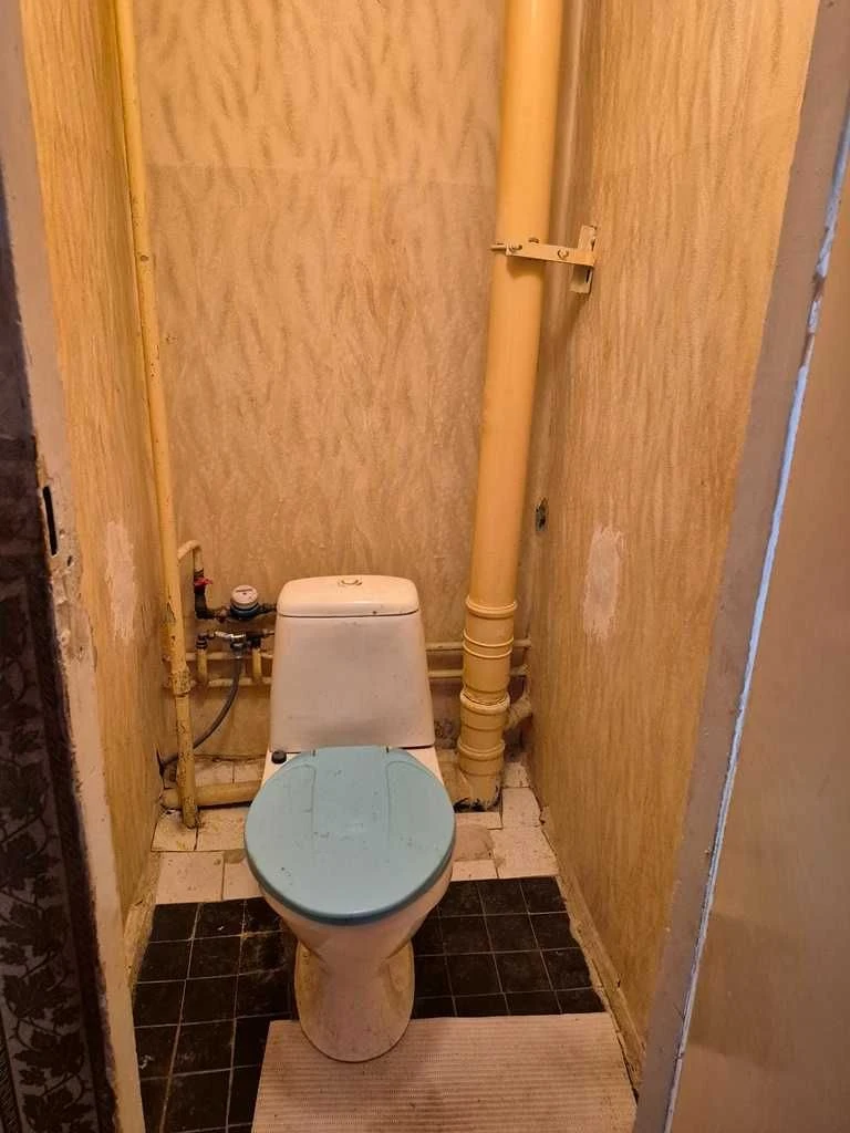 Продам 2-кімнатну квартиру на Позняках, вул. Ахматової,вул.