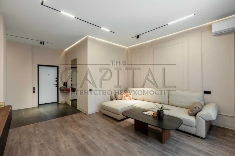 2к квартира в центрі 81м2, клубний будинок на 30 квартир, Ан