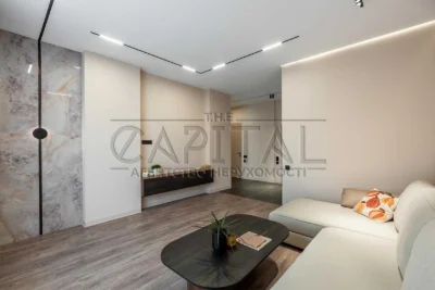 2к квартира в центрі 81м2, клубний будинок на 30 квартир, Ан