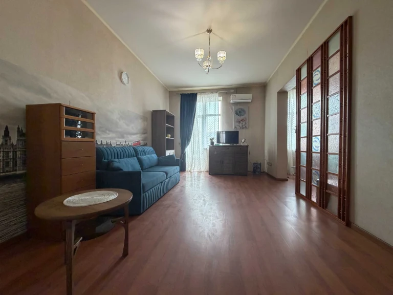 Продаж 2к квартири, Саксаганського 70б, Центр.