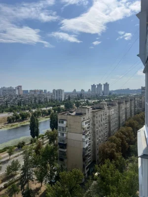 Ентузіастів 13 Русанівка 3кімнатна квартира з ремонтом серед