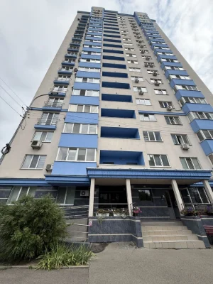 Без комісії Деміївька 14 затишна квартира з ремонтом. Голосі
