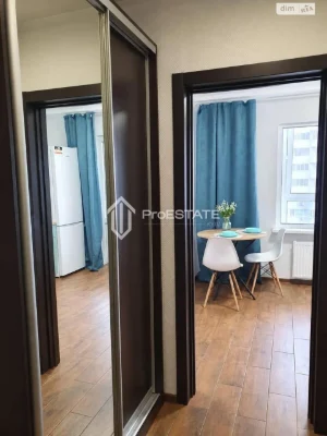 Продаж Квартира Дарницький