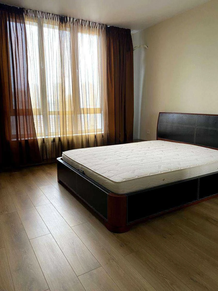 Продам 2-кімн. Бойчука Михайла вул. 41б, 68 м.кв