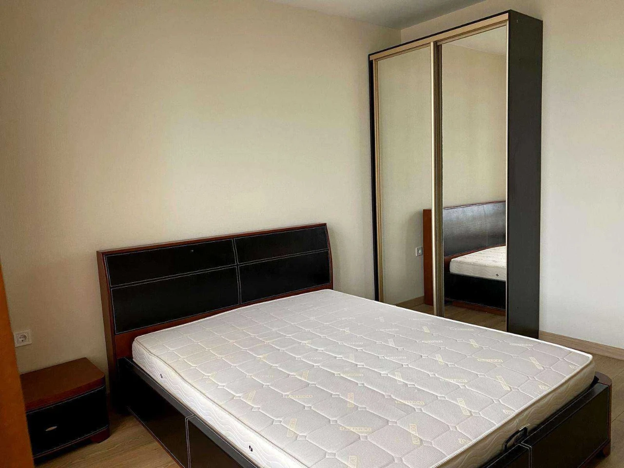 Продам 2-кімн. Бойчука Михайла вул. 41б, 68 м.кв