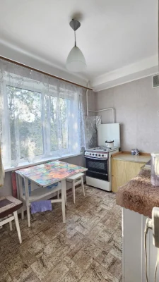 Продаж 2к квартири, метро Лівобережна, Воскресенський пр, 18
