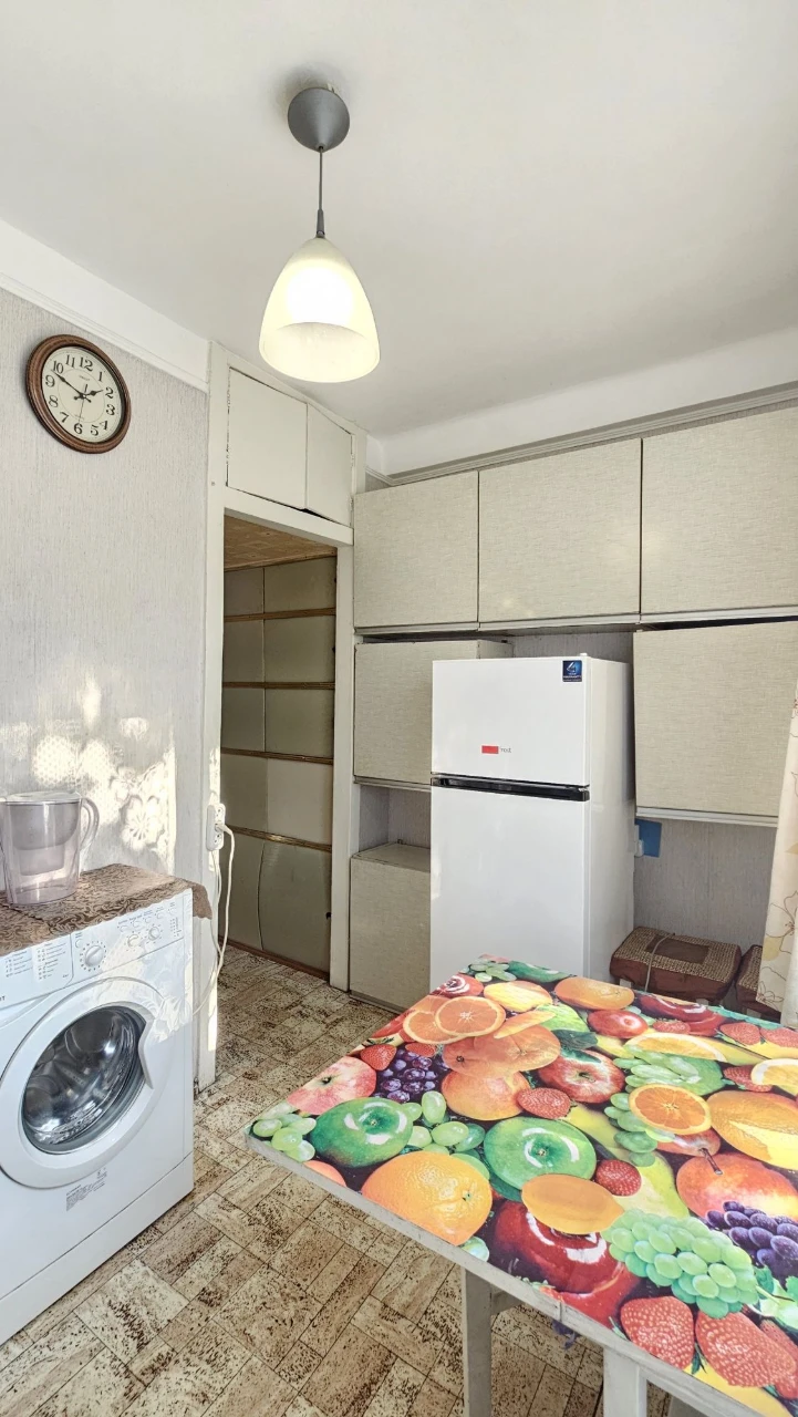 Продаж 2к квартири, метро Лівобережна, Воскресенський пр, 18