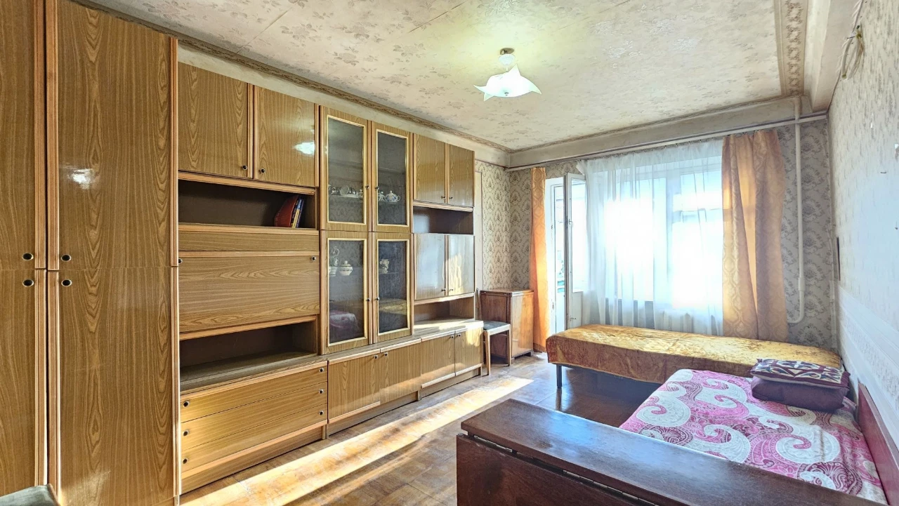 Продаж 2к квартири, метро Лівобережна, Воскресенський пр, 18