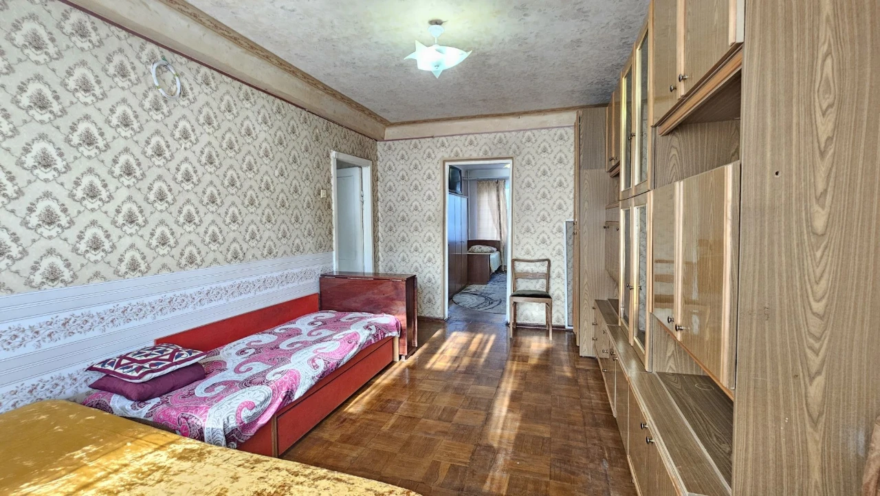 Продаж 2к квартири, метро Лівобережна, Воскресенський пр, 18