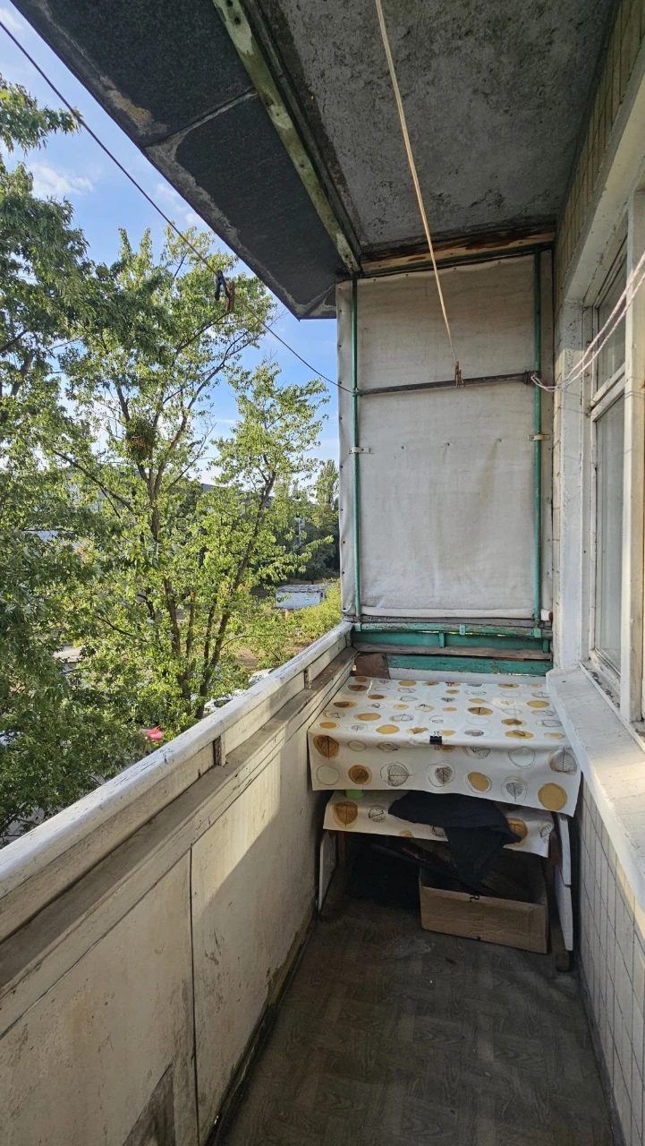Продаж 2к квартири, метро Лівобережна, Воскресенський пр, 18