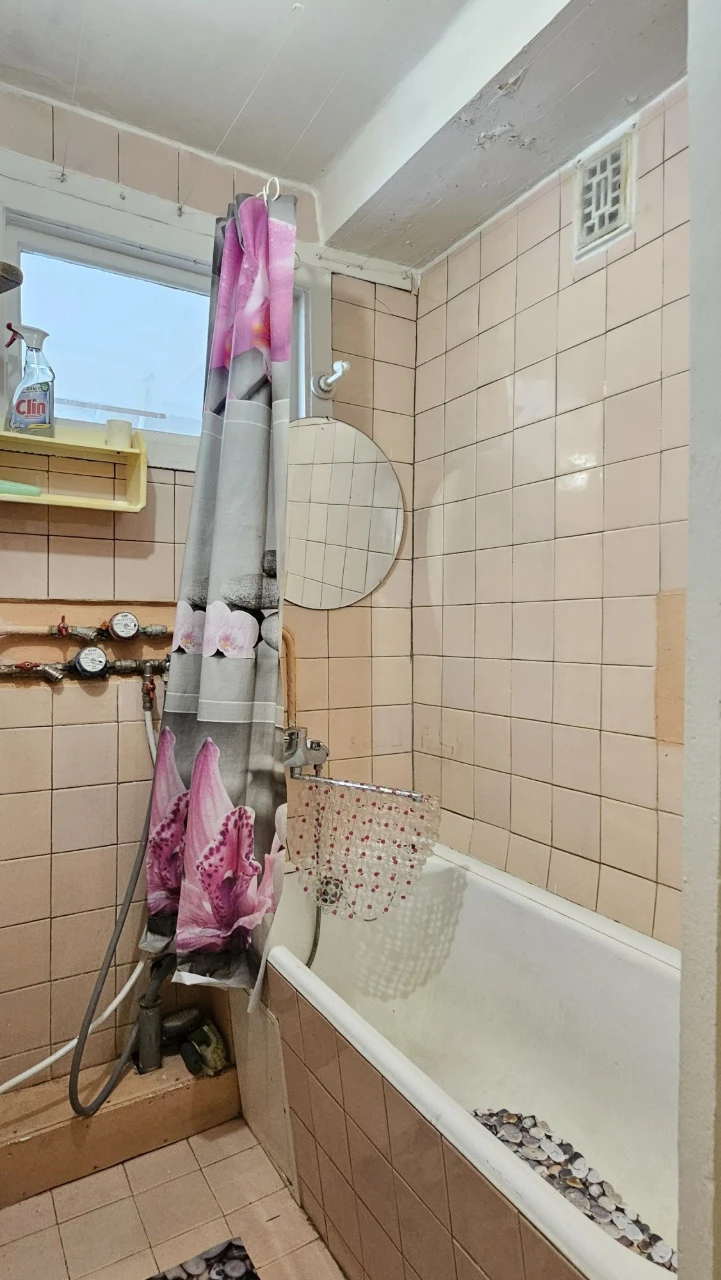 Продаж 2к квартири, метро Лівобережна, Воскресенський пр, 18