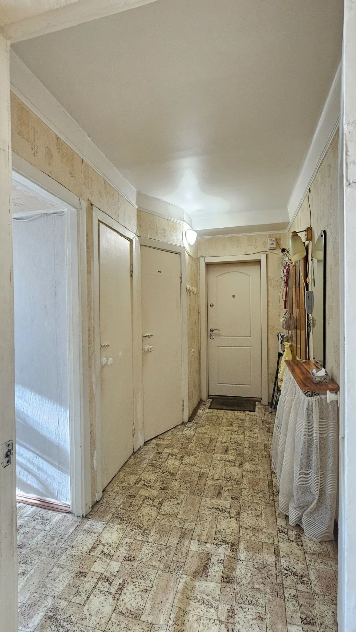 Продаж 2к квартири, метро Лівобережна, Воскресенський пр, 18
