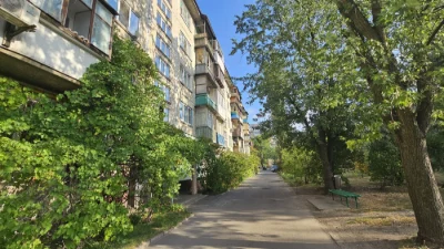 Продаж 2к квартири, метро Лівобережна, Воскресенський пр, 18