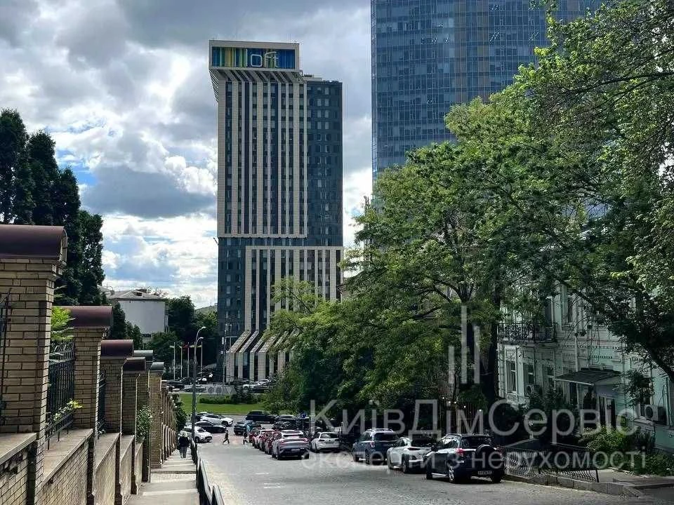 Продаж 4 кімнатна квартира Дарвіна 10 Печерськ