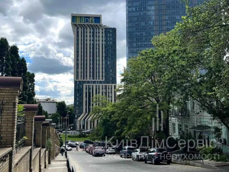 Продаж 4 кімнатна квартира Дарвіна 10 Печерськ
